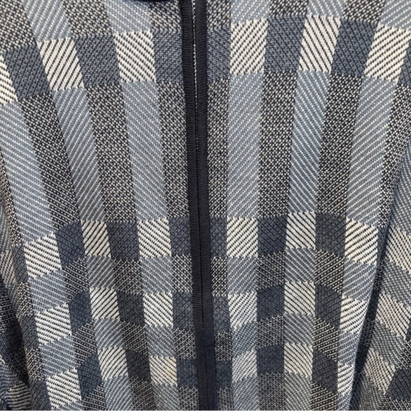 LUXTON XL ZIPPED UP NAVY BLOCK -REPEAT ACRYLIC - Picture 6 of 12